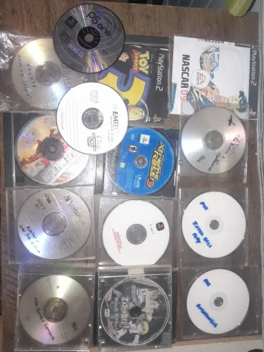 Vendo jogos de PS2 