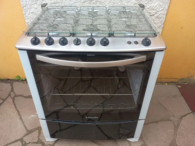 Fogão Electrolux 6 bocas, acendimento Elétrico, com entrega grátis em Caxias.