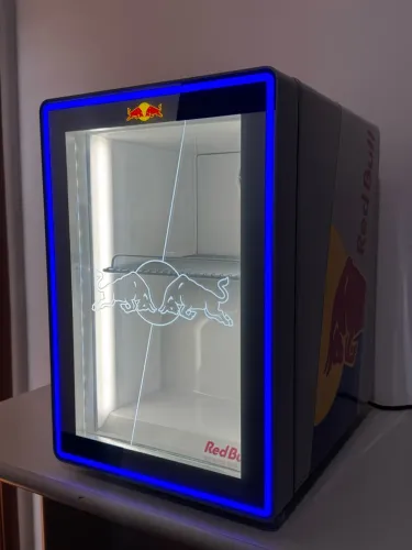 Frigobar Red Bull - Modelo Baby