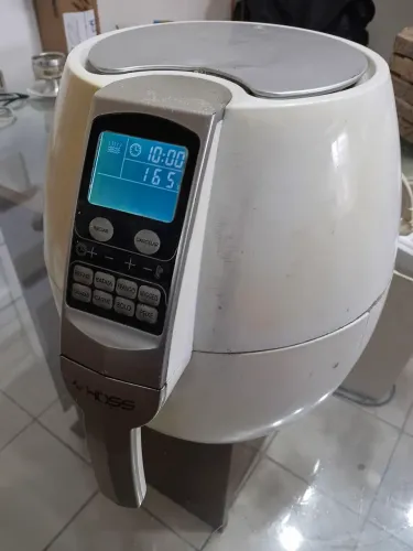 Air Fryer pouco uso 127v seminova digital