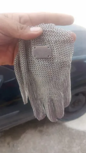Vendo Luva de aço para Açougueiro Nova .