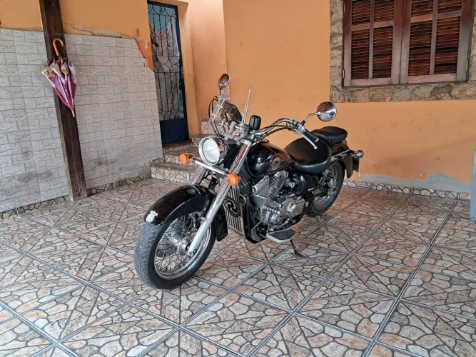 Vendo shedow 750 