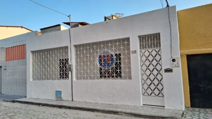 Locação de Casas / Padrão na cidade de Fortaleza