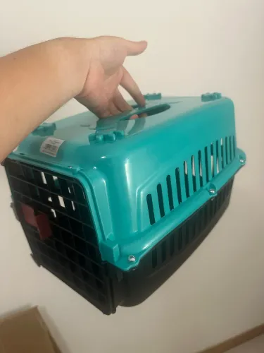 Caixa transportadora Pet ( tamanho P ) novo, nunca usada.