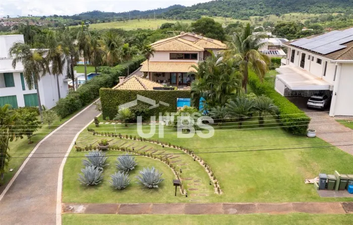 Belo sobrado no condomínio Aldeia do Vale, 692 m² de construção e 1.612 m² de terreno!