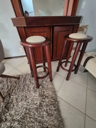 Bar madeira móveis trevisan exc.estado com.duas banquetes reformadas 