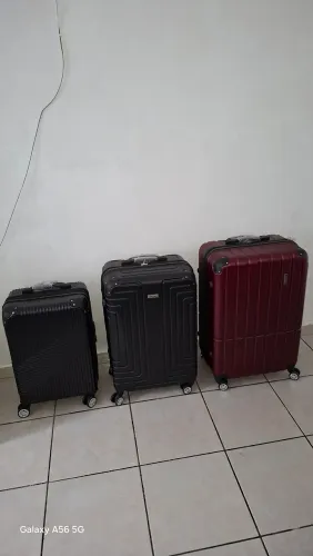 Vendo malas P M G, preços na descrição, comprando as 3 juntas faço por 600,00