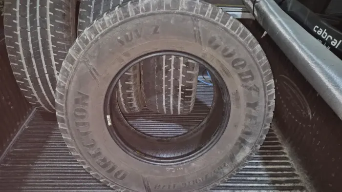 Pneus Goodyear 265 70 R16 - picape