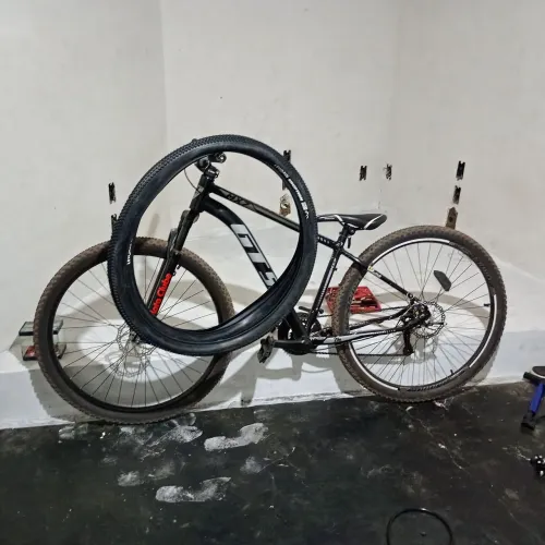 Vendo bike,Vai com par de pneu Levorin eruption,Kubo barulhento, Guidon voador,Pedevela.. 