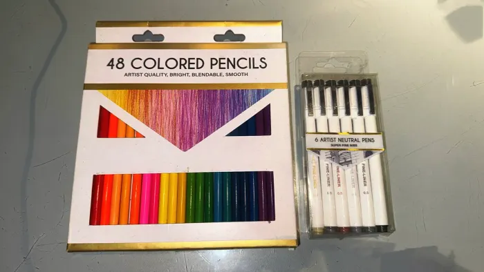 KIT Desenho: Lápis de cor *48* cores + 6 canetas neutras ponta fina