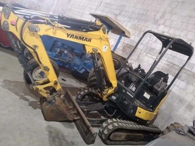 Mini Escavadeira YANMAR VIO27 Ano 2021 - Único Dono