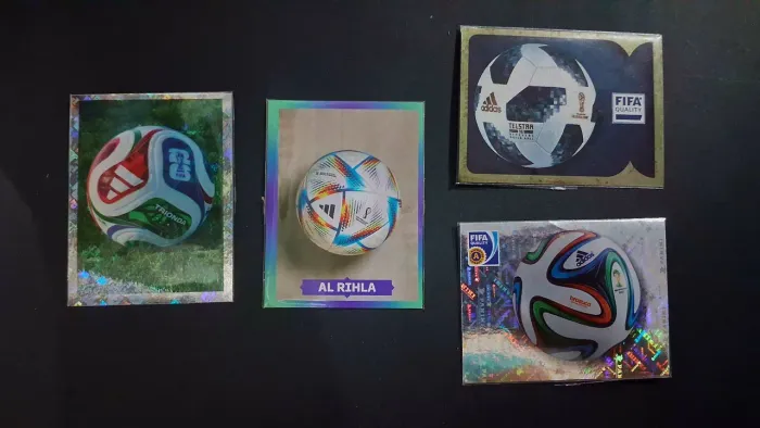Figurinhas Bolas de futebol das Copas do Mundo 2014, 2018, 2022 e 2026