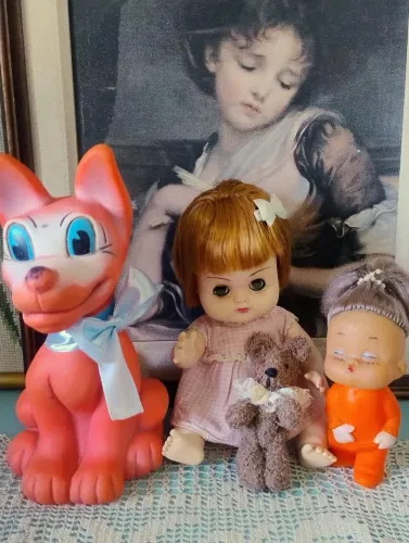 Boneca antiga de vinil 