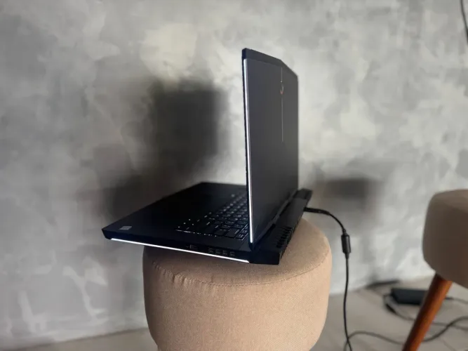 Notebook Gamer Alienware 15 R3 | i7 7700HQ | GTX 1070 | 16GB RAM | LEIA A DESCRIÇÃO