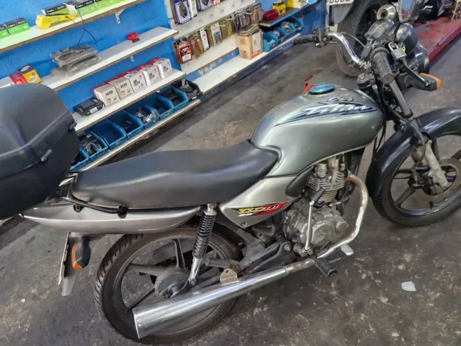 Titan 2001 cg com defeito