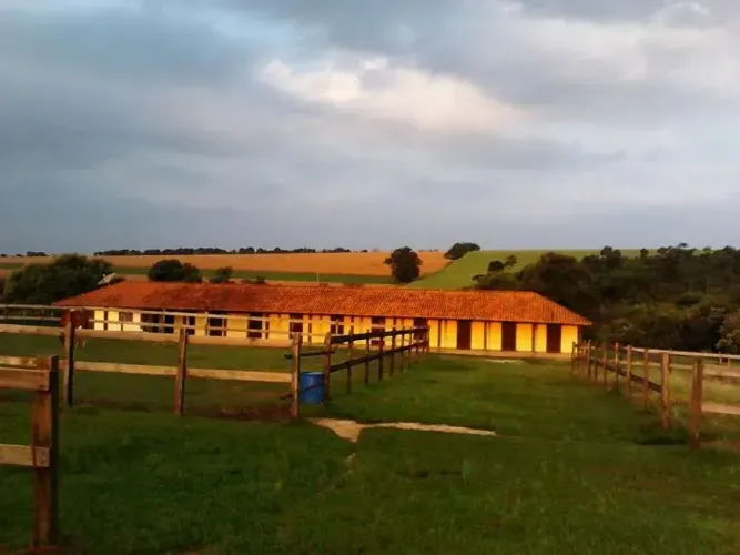 VENDO HARAS IMPONENTE EM TIETÊ SENTIDO PORTO FELIZ-SP