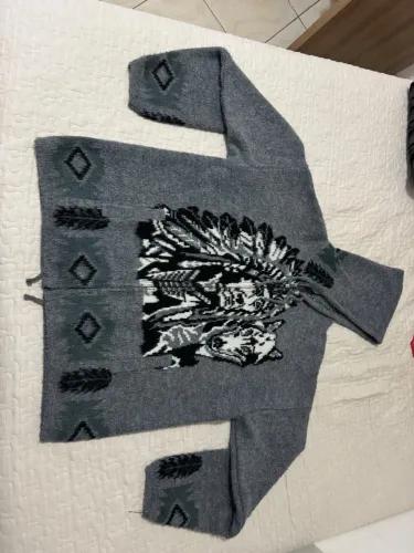DUAS BLUSAS DE LÃ CONFECCIONADAS NO PERU, QUENTE E CONFORTÁVEL / VENDIDAS SEPARADAMENTR