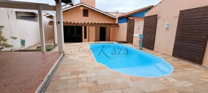 Oportunidade - Casa em Condomínio - Condomínio Santa Tereza - São João - Jacareí - 4 Dormi