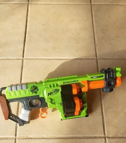 Nerf dominator