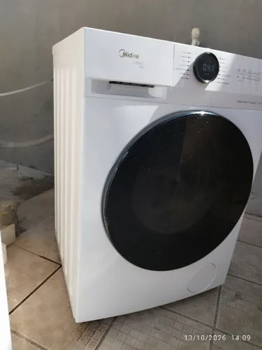 Máquina de lavar Midea Inverter