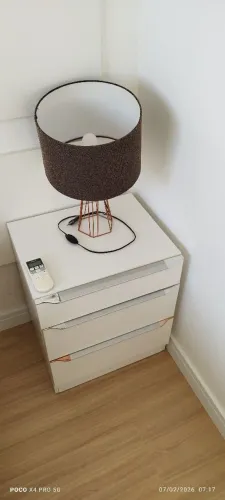 Gaveteiro branco para quarto 