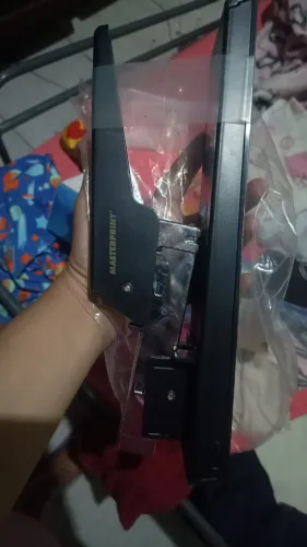 Grampeador de metal até 100 folhas novo
