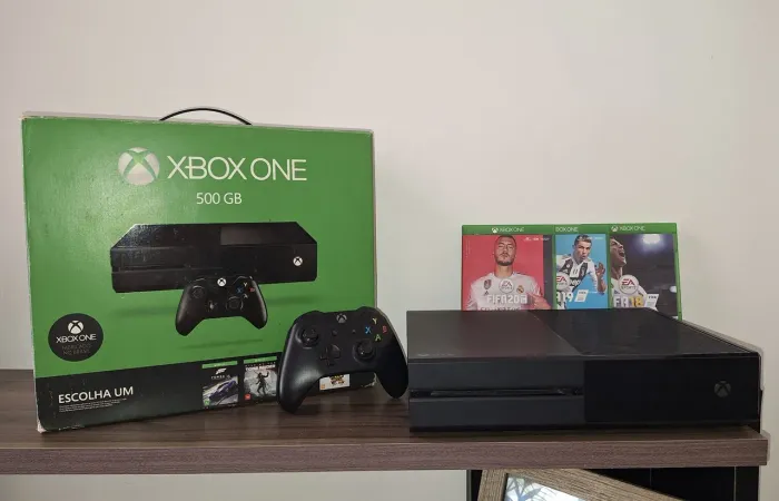 Xbox One Fat + 3 Jogos