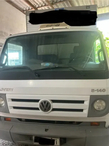 Caminhao540 Volks com baú de 6metros único dono