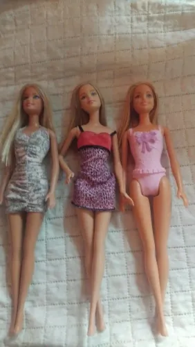 Vendo bonecas barbie  100 reais cada meu zap *12zap *12