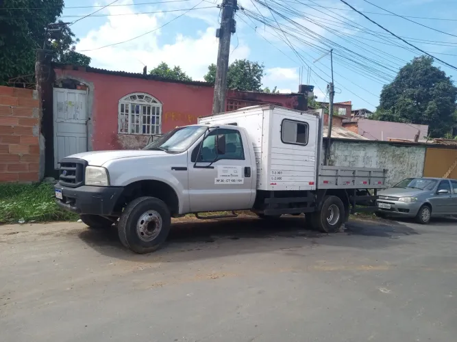 Ford F-4000 3.9 Turbo Intercooler Diesel 2P Manual 2003
