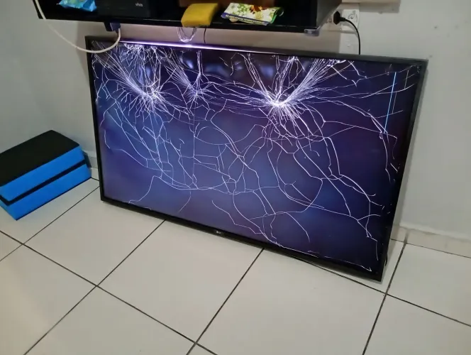 Tv LG 55" para retirar peças