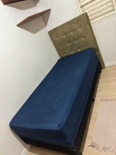 Cama de solteiro em bom estado 