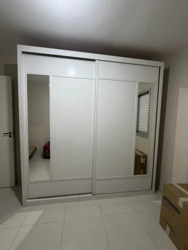Guarda roupa grande branco