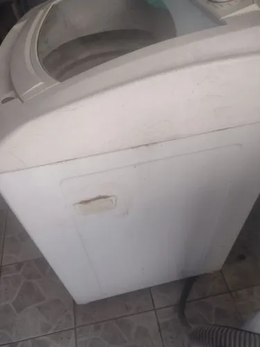 Máquina de lavar para retirar peças