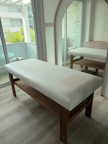 maca fixa em madeira nobre com prateleira - modelo spa com escada, não é a portátil dobráv