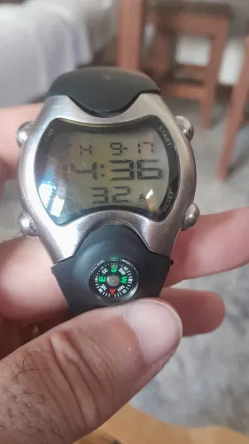 Relógio technos