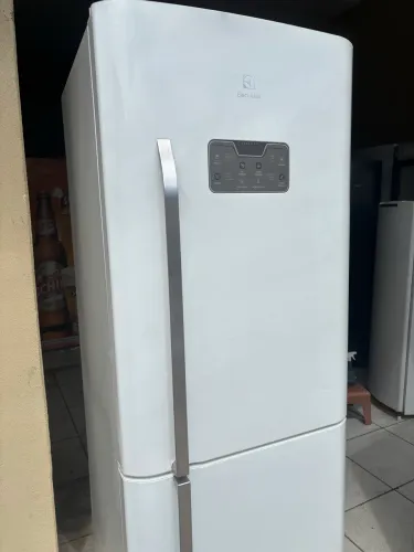 Geladeira Eletrolux 110V muito bem conservada entregamos com garantia 