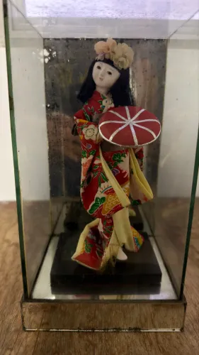 Vendo boneca japonesa 