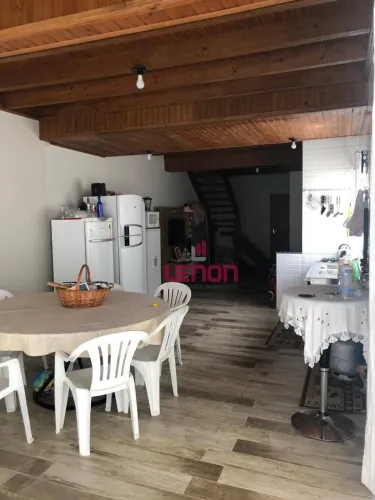 Sobrado à venda por R$ 850.000,00 - Canto Grande - Bombinhas/SC