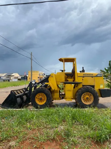 Pá carregadeira Michigan 55c
