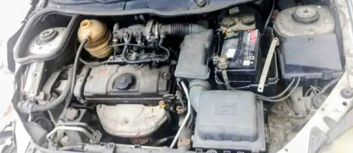 motor parcial Peugeot 206 1.6 8v ano 2000 bloco de ferro motor Peugeot 206 1.6 8v perfeito