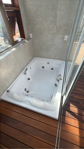 Banheira hidromassagem Pretty Jet Master 2 pessoas com bomba e aquecedor