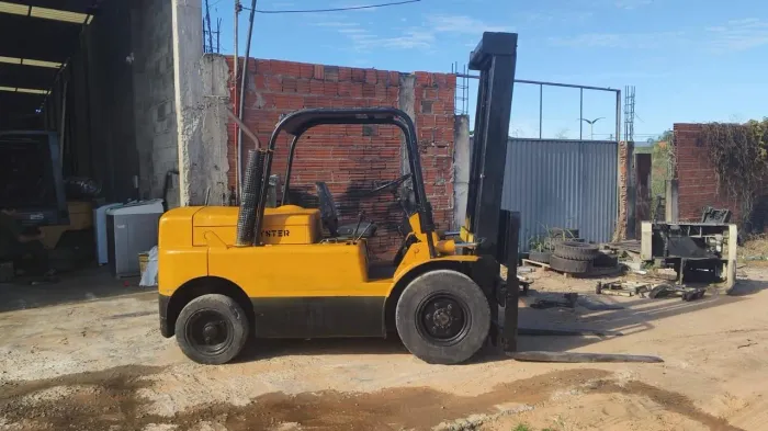 Empilhadeira Hyster H80J 4 Ton Diesel Motor Perkins Injeção Direta  com Deslocador Lateral