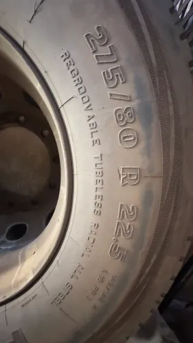 Pneu caminhão 275/80 R 22.5