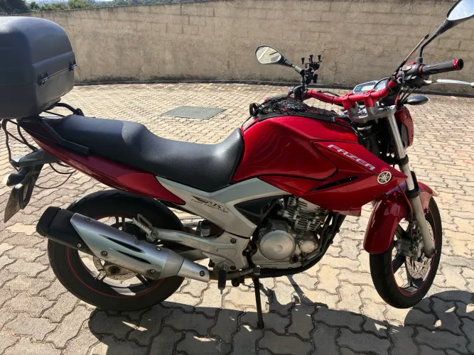 Fazer 250 vermelha 2013 gasolina
