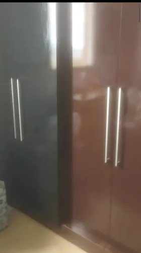 Vendo Guarda Roupa 6 portas super conservado ,já está desmontado .