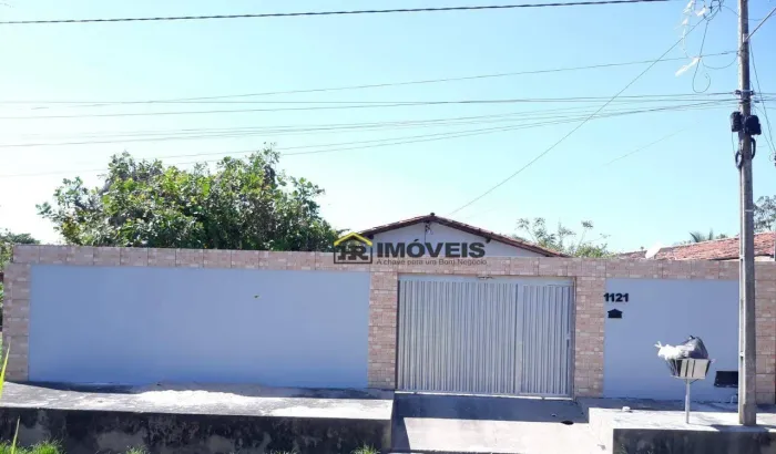 Casa à Venda com Excelente Aproveitamento de Espaço  Pedra Mole
