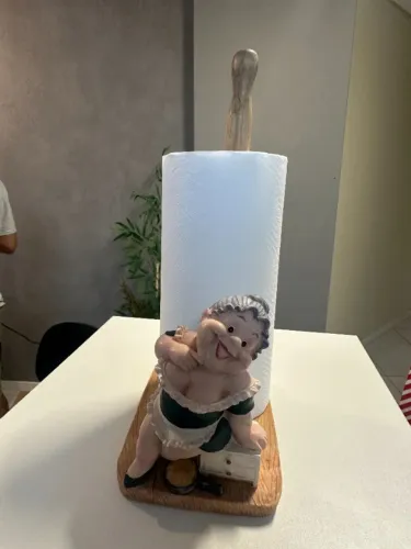 Porta papel toalha Mama Mia em resina e madeira