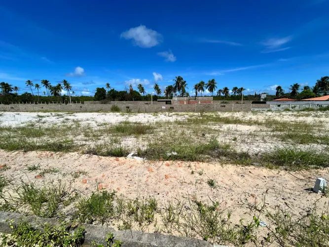 TERRENO DE 407,27 m² EM CONDOMÍNIO COM ACESSO À PRAIA DE PARIPUEIRA