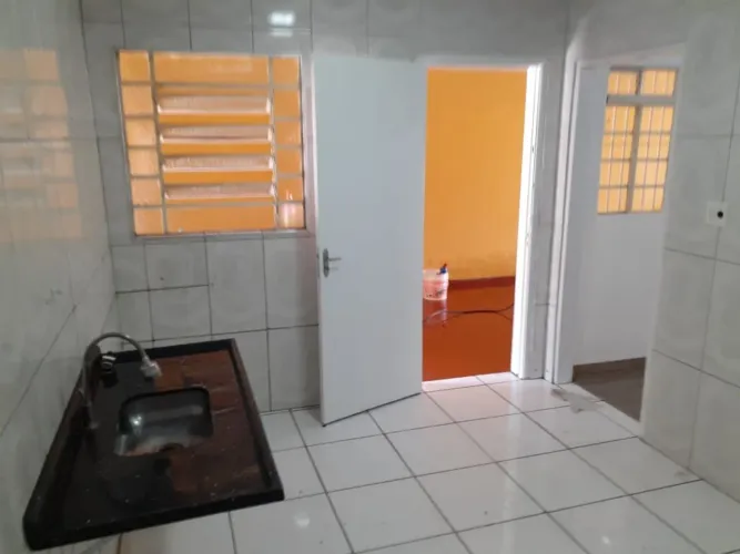 Casa Térrea, 3 Quartos, 2 Vagas, Próximo ao Monotrilho